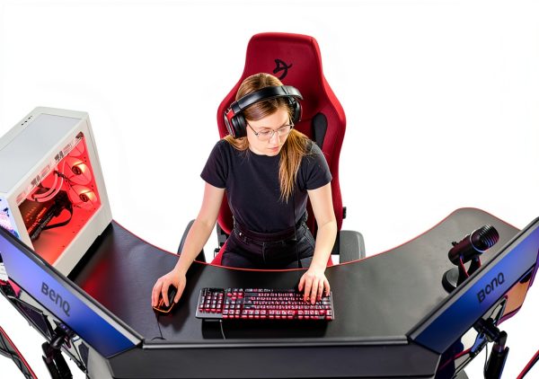 Arozzi Arena Angelo Gaming Desk Curved Ergonomic Black-3